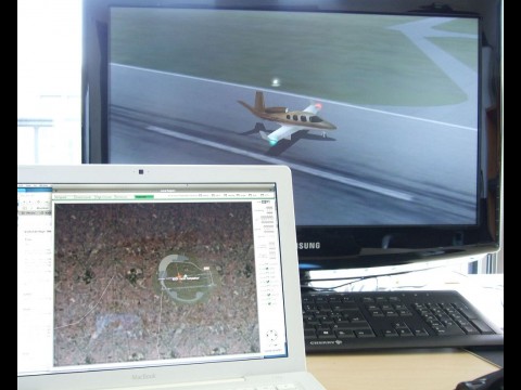 X-Plane 9: Das MacBook dient gekoppelt als zus&auml;tzliche Ansicht