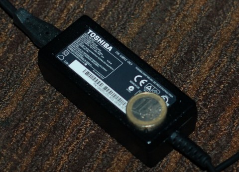 Netzteil des Toshiba NB200