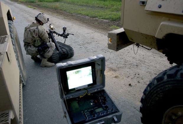 Ein Talon-Roboter wird f&uuml;r den Einsatz vorbereitet (Foto: DoD)