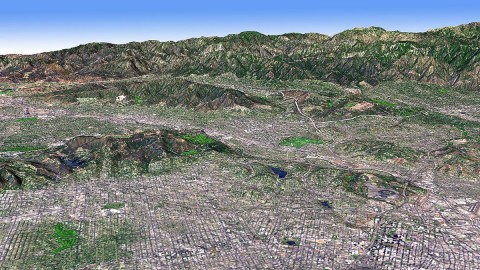 Die Stadt Los Angeles. Das Stadion des lokalen Baseball-Clubs, der Los Angeles Dodgers, ist rechts im Vordergrund zu erkennen (Bild: NASA)