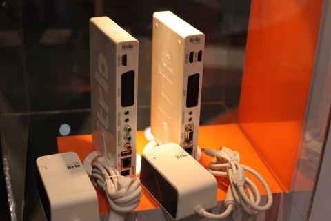 Itrio HD-L100B - R&uuml;ckseite des Empf&auml;ngers und des Senders