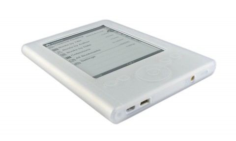 Die einzige Schnittstelle des Readers ist ein USB-Anschluss an der Unterseite. (Foto: Sony)