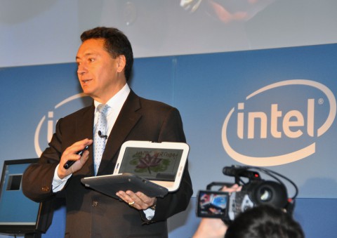 Intels Christian Morales zeigt den neuen Classmate PC
