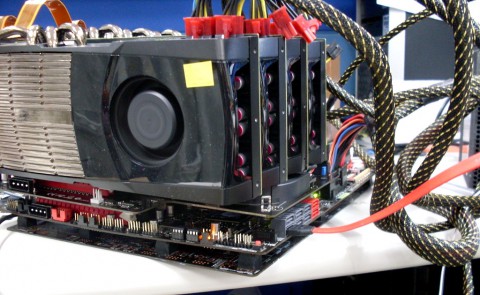 Xpander auf Rampage III Extreme - zu hoch f&uuml;r jedes Geh&auml;use (Bild: Asus)