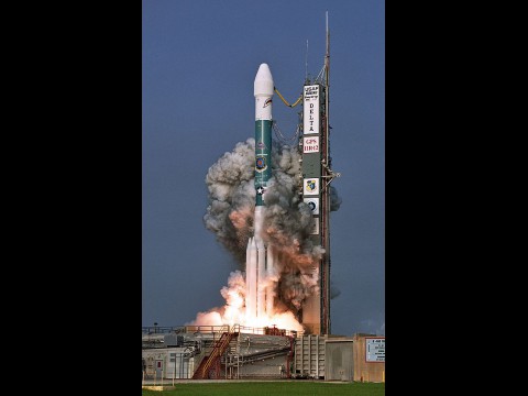 Start einer Delta-II-Rakete mit einem GPS-Satelliten an Bord (Foto: Carleton Bailie/ US Air Force ) 
