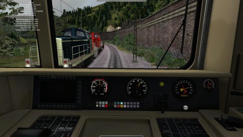 Die Anzeigen im Zug sind gr&ouml;&szlig;tenteils funktionslos. Der Streckenmonitor links bleibt beispielsweise dunkel. 