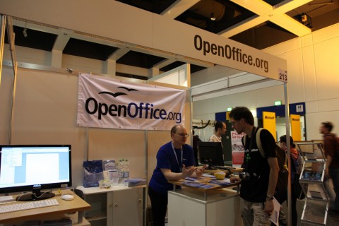 Der Openoffice.org-Stand verteilte Informationen zu der quelloffenen B&uuml;rosuite.