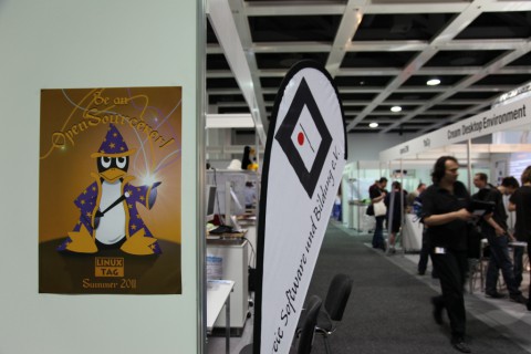 Das Linux-Maskottchen Tux zierte zahlreiche W&auml;nde in den Messehallen.