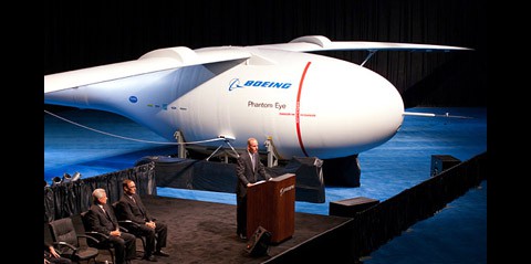 Im bauchigen Rumpf sitzen die Treibstofftanks. Darin ist fl&uuml;ssiger Wasserstoff (Foto: Boeing)