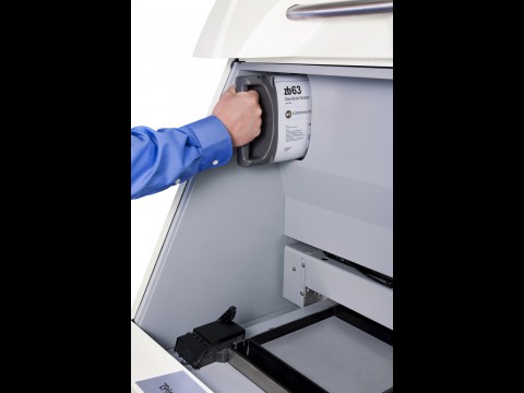 Die Drucker verarbeiten einen Kunststoff in Pulverform (Foto: Z Corporation)