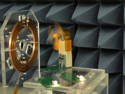 Mit der Technik kann ein Sender mehrere Empf&auml;nger versorgen. (Foto: Fujitsu)