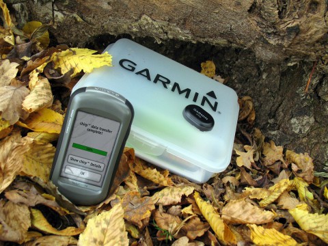 Er kommuniziert auf kurze Distanz mit einem GPS-Ger&auml;t (Foto: Garmin)