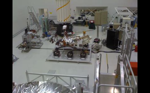 Marsrover Curiosity im Bau (Foto: Nasa)