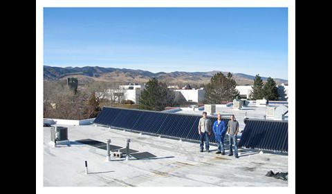 Sonnenkollektoren der Testanlage in Boulder (Foto: Cool Energy)