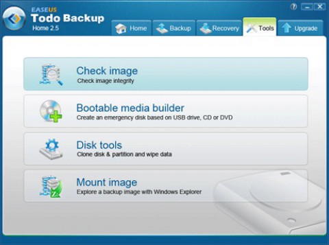 Easeus Todo Backup 2.5 - Oberfl&auml;che mit Werkzeugauswahl