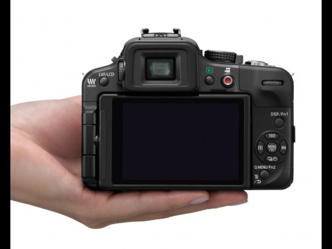 Panasonic Lumix G3 passt auf eine Handfl&auml;che. (Bild: Panasonic)