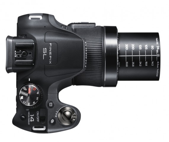 Fujifilm Finepix SL300 (Bild: Fujifilm)