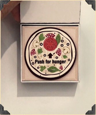 VIP Fridge Magnet (Bild: The Red Tomato Pizza)