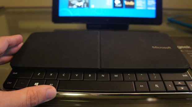 Wedge Mobile Keyboard mit Abdeckung