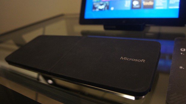 Wedge Mobile Keyboard mit Abdeckung