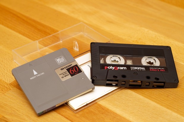 Die MD ist deutlich kleiner als eine Kassette. (Bild: Andreas Sebayang/Golem.de)