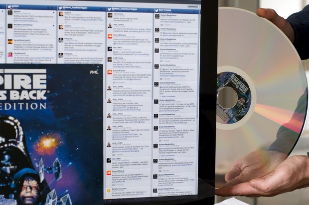 Ein Mac mit Laserdisc-Slot-In-Laufwerk? Sch&ouml;n w&auml;r's! Obwohl die Displays mittlerweile gro&szlig; genug sind, kam niemand auf die Idee, das zu verwirklichen. (Bild: Andreas Sebayang/Golem.de)