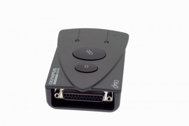 ...ist dieser Adapter. Damit sollten von der Kamera direkt die Bilder auf eine kleine MO gesichert werden. (Bild: Nina Sebayang/Golem.de)