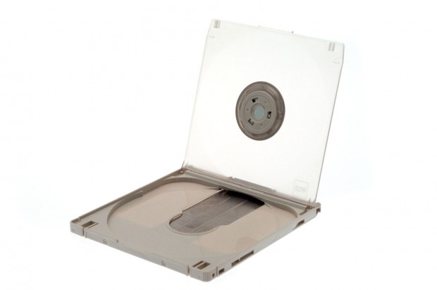 Gut zu sehen: der Schieber, damit der Laser auf die CD gerichtet werden kann. Der Deckel ist aus anderen Gr&uuml;nden transparent. (Bild: Nina Sebayang/Golem.de)