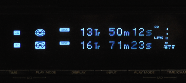 Display des Sony MXD-D3 (Bild: Nico Ernst/Golem.de)