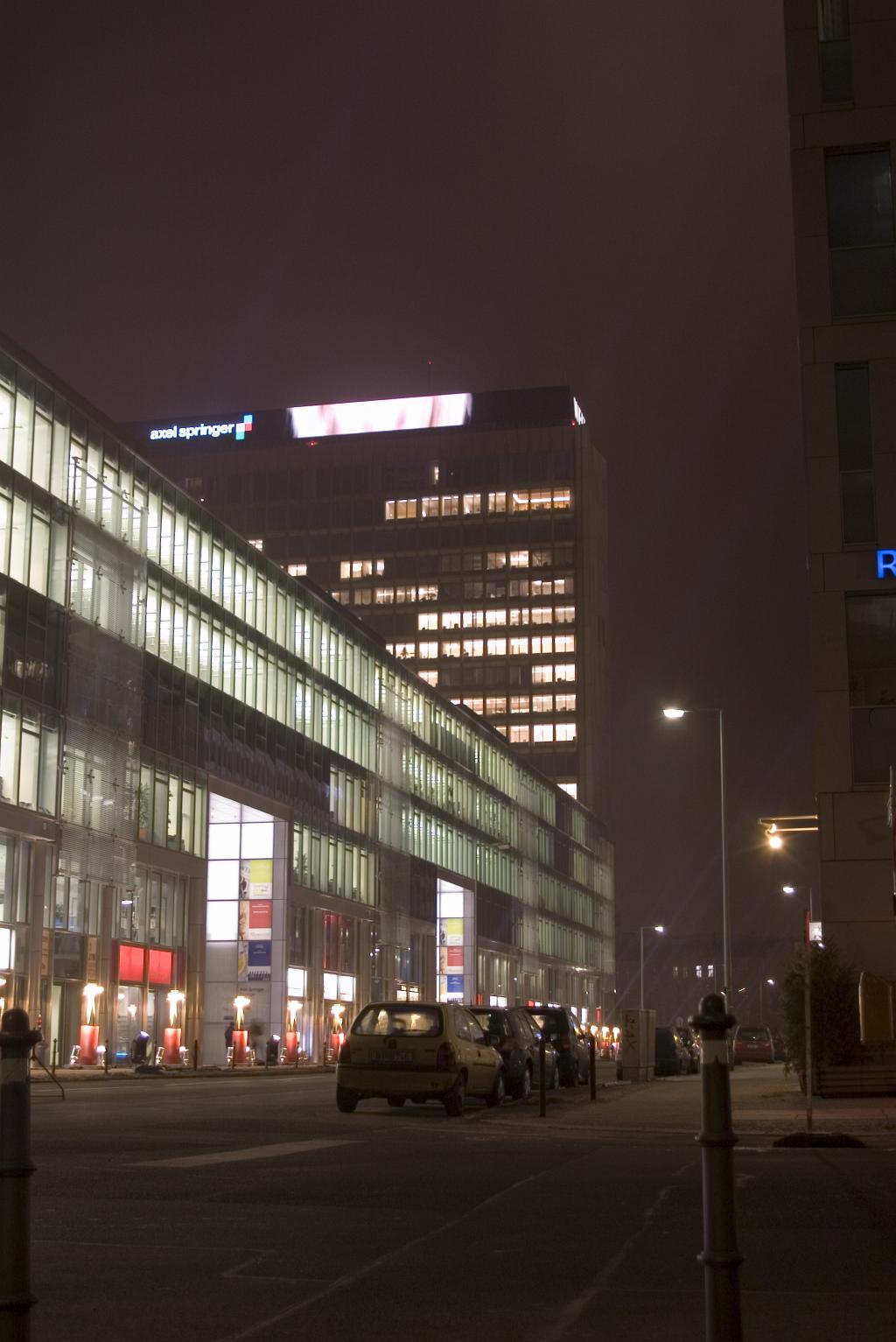 50 Meter: LED-Display auf dem Axel-Springer-Haus in Berlin