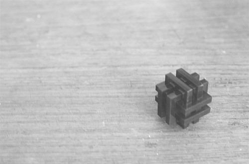 Auch die Teile dieses Geduldspiels wurde per Laser ausgeschnitten (Foto: Bre Pettis)