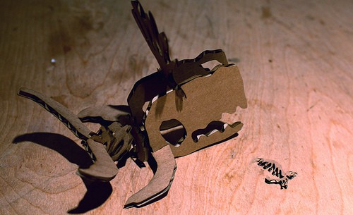 ... entstand dieser Wal aus Pappe (Foto: Bre Pettis)