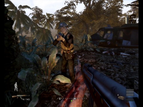 Ein Vietcong bewacht einen Hubschrauber mit Funkger&auml;t.