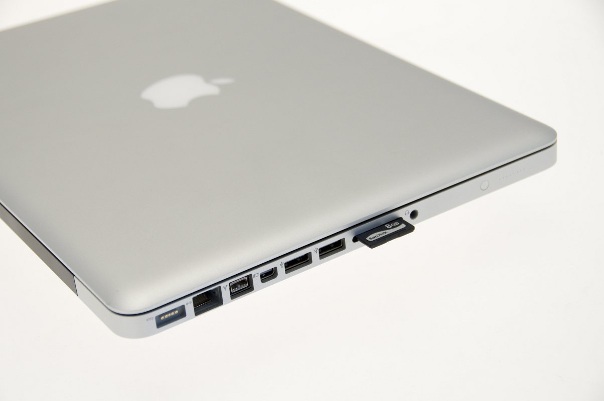 Test Kleines Macbook Pro mit Firewire bootet von SDKarte Golem.de