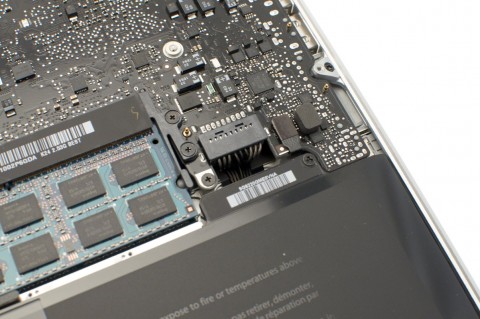 Steckverbindung des Akkus.