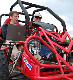 Den Anstoß zu der Entwicklung des Autos lieferte der US-Blindenverband NFB, ... (Foto: Virginia Tech)