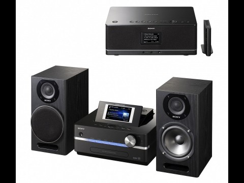 Sony Giga Juke NAS-SC500PK (unten) mit mitgeliefertem Wireless-Player NAS-C5E (oben)