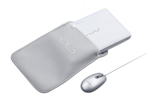 Sony W-Series-Netbook VPCW11S1E - in Wei&szlig; mit optionalem Zubeh&ouml;r