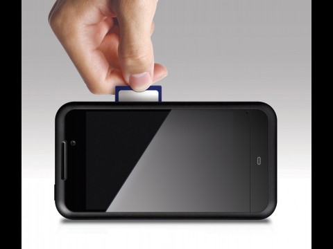 Zii-Egg - seitlicher SDHC-Slot fasst bis zu 32 GByte