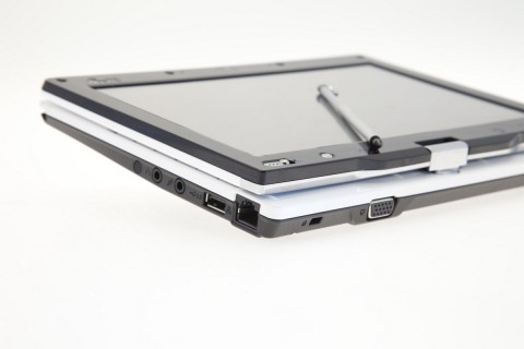 Weitere Schnittstellen. Der T91 hat nur zwei USB-Schnittstellen.