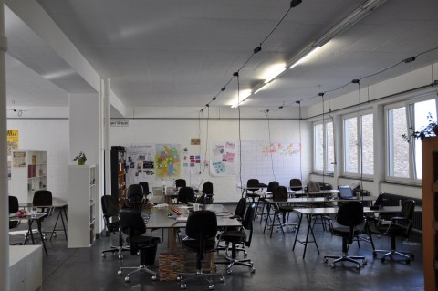 Dritter Stock: Hier gibt es flexible und feste Schreibtische.