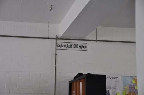 F&uuml;r ein B&uuml;ro nicht so wichtig: die maximale Traglast des Bodens im Betahaus