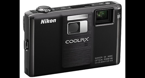 Nikon Coolpix S1000pj mit integriertem Projektor