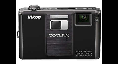 Nikon Coolpix S1000pj mit integriertem Projektor
