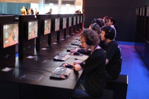 Die Spieler nehmen Platz, hier bei Starcraft 2.