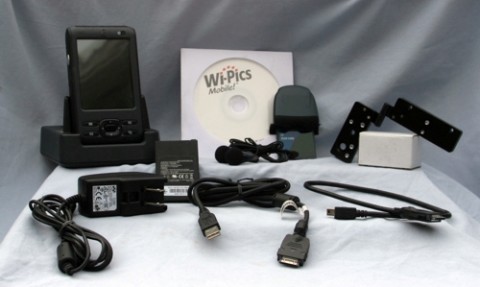 Wi-Pics Mobile mit Barcodescanner im Hintergrund