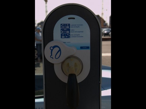 Solche Lades&auml;ulen werden derzeit in Berlin und anderen St&auml;dten aufgestellt. (Foto: wp)