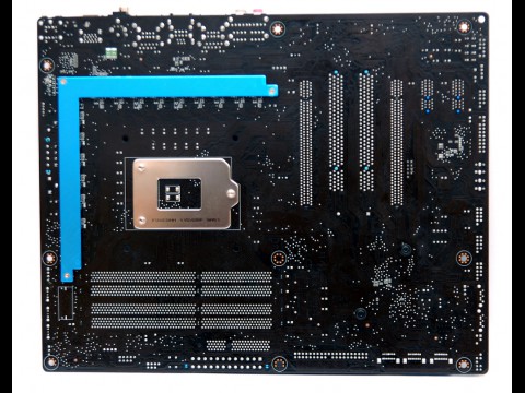 R&uuml;ckseite mit Heatpipe-Versteifung