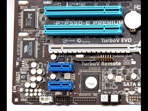 Neben den x1-Slots der PLX-Chip f&uuml;r 6-GBit-SATA