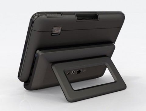 Das Ger&auml;t wird mit einem Dock geliefert.